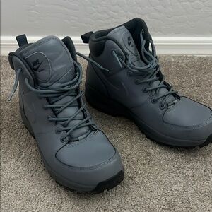Nike Gray Tactical Boots with Rugged Sole